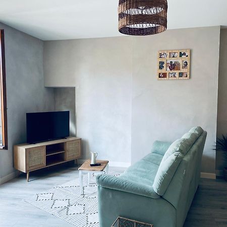 Appartement Centre De Charlieu Bagian luar foto