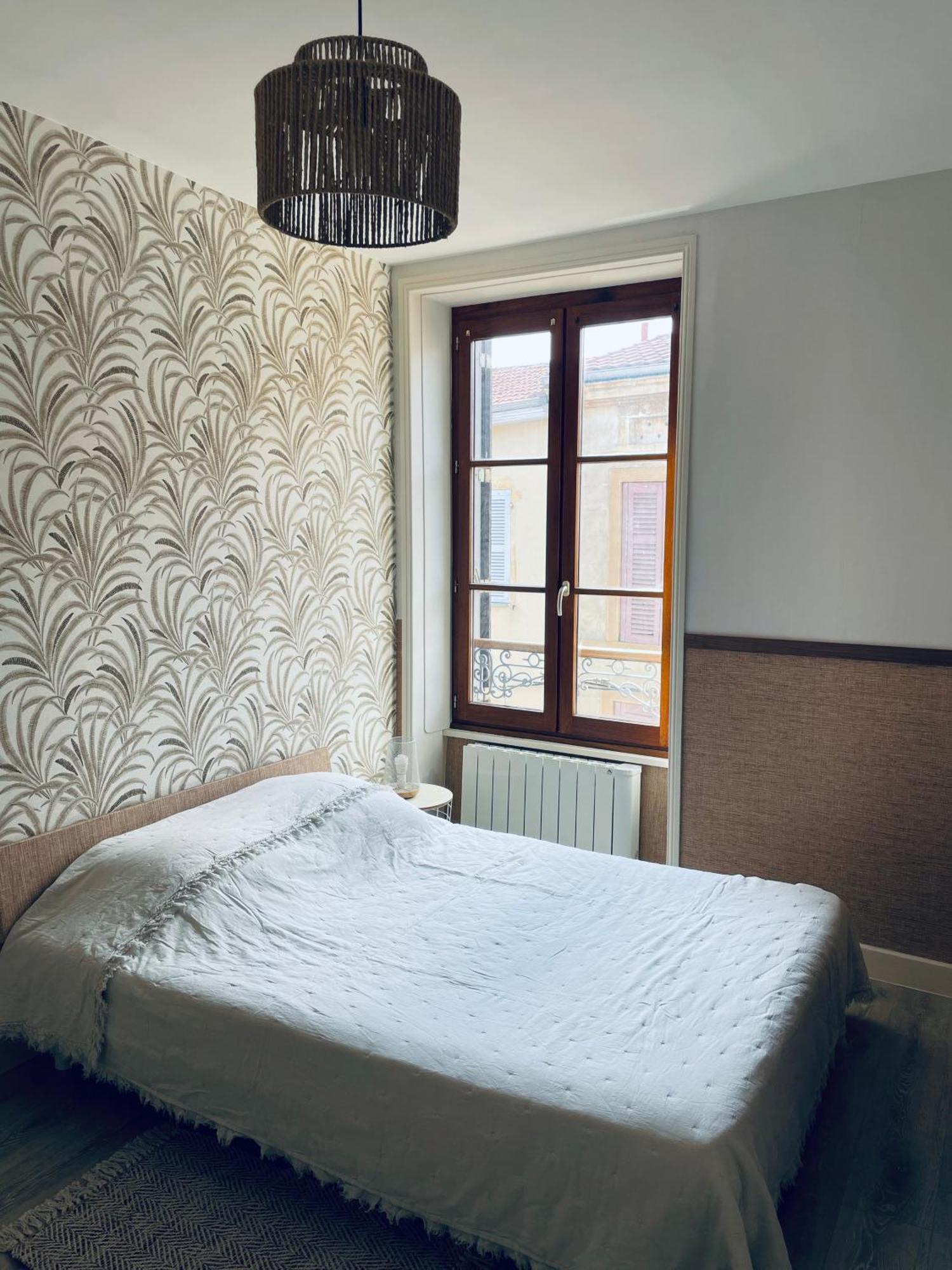 Appartement Centre De Charlieu Bagian luar foto